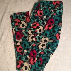 Lularoe leggings, Disney-NBC, TC